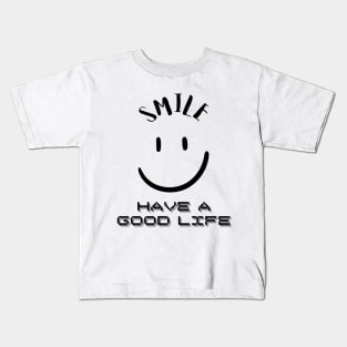 SMILLING FACE Kids T-Shirt